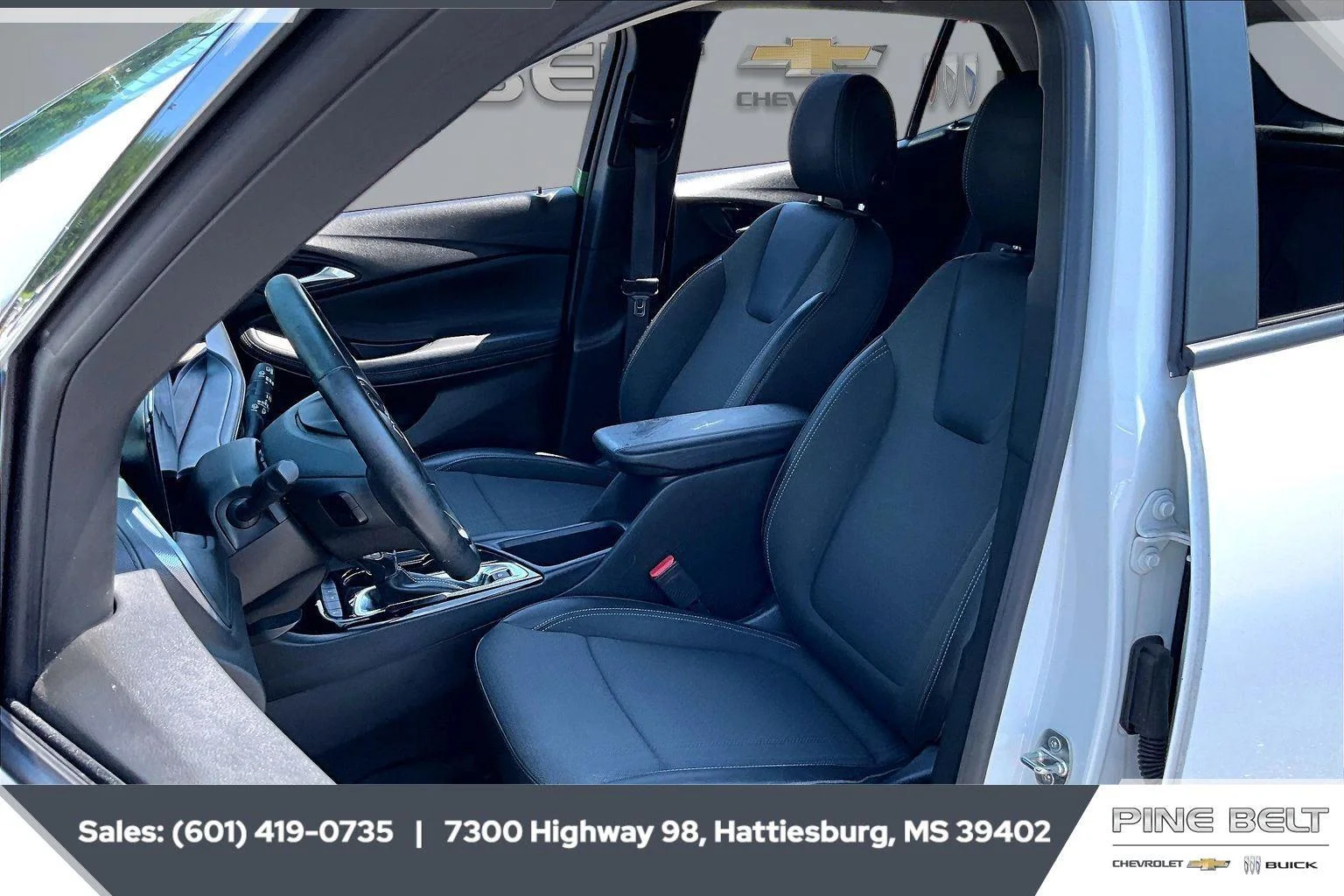 Used 2024 Summit White Buick Preferred image 18