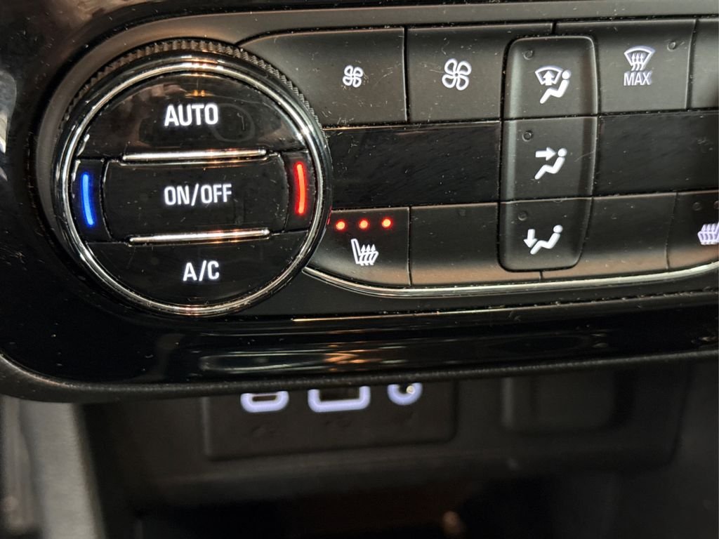 Used 2023 Black Buick Select image 32