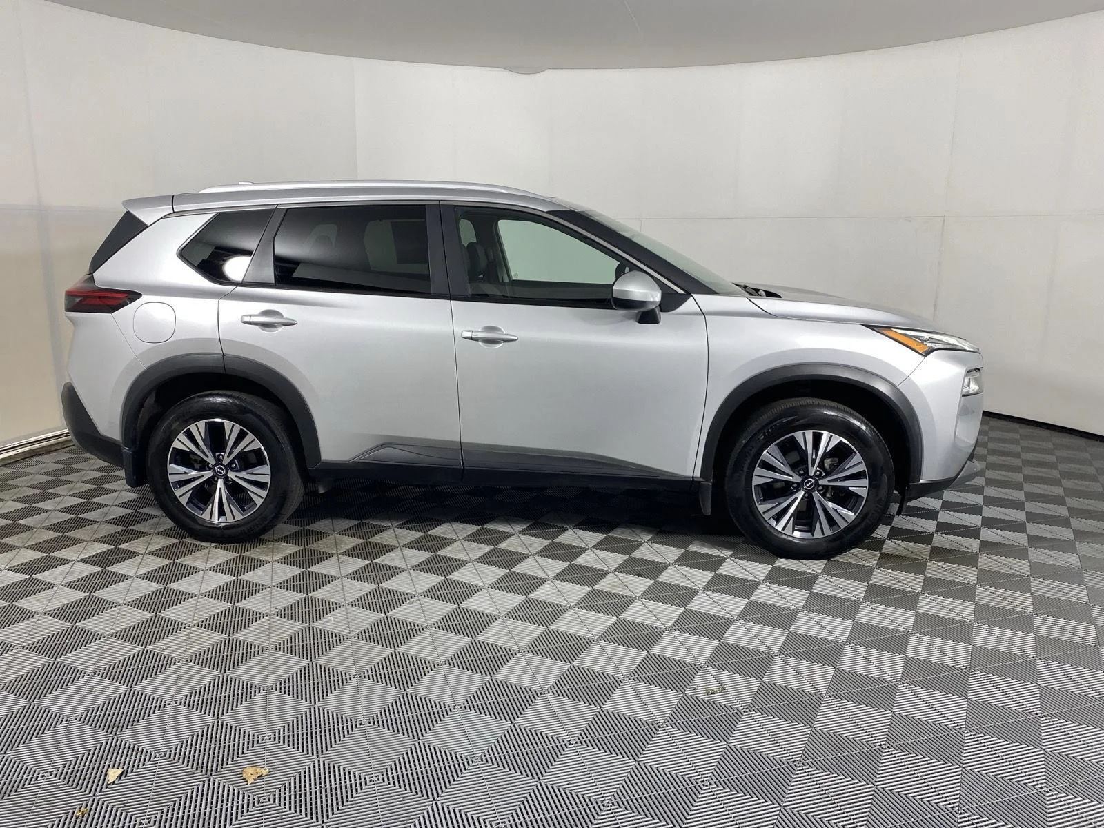 Certified Used 2023 Brilliant Silver Metallic Nissan SV image 10