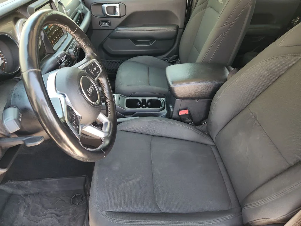 Used 2020 Black Clearcoat Jeep Overland image 15