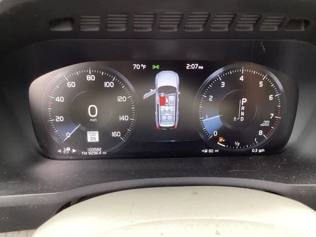 Used 2021 Onyx Black Metallic Volvo T6 Inscription image 11