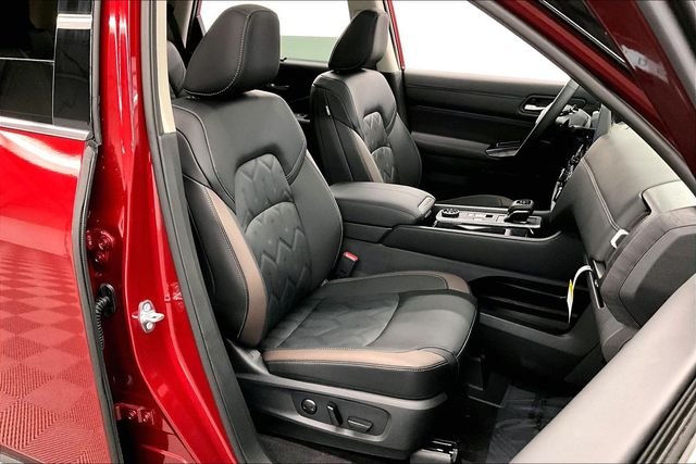 New 2026 Scarlet Ember Tintcoat/Super Black Nissan Platinum image 41