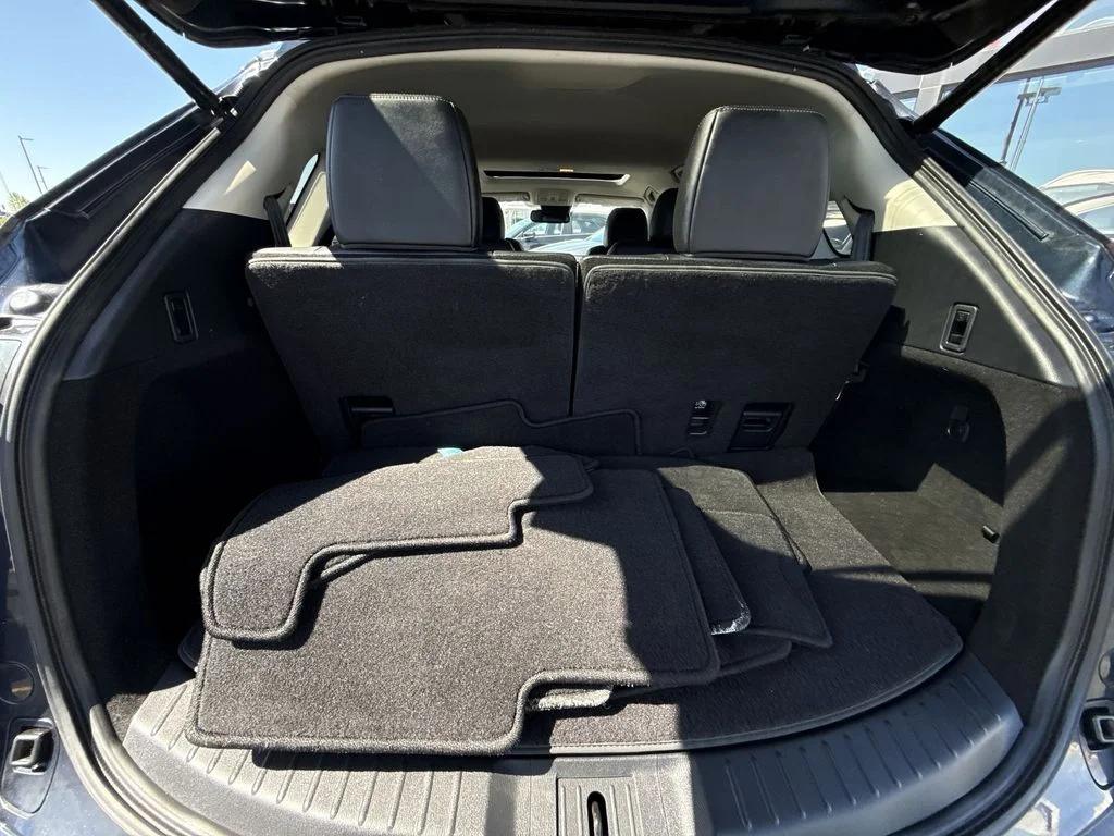 Used 2023 Blue Mazda Touring image 27