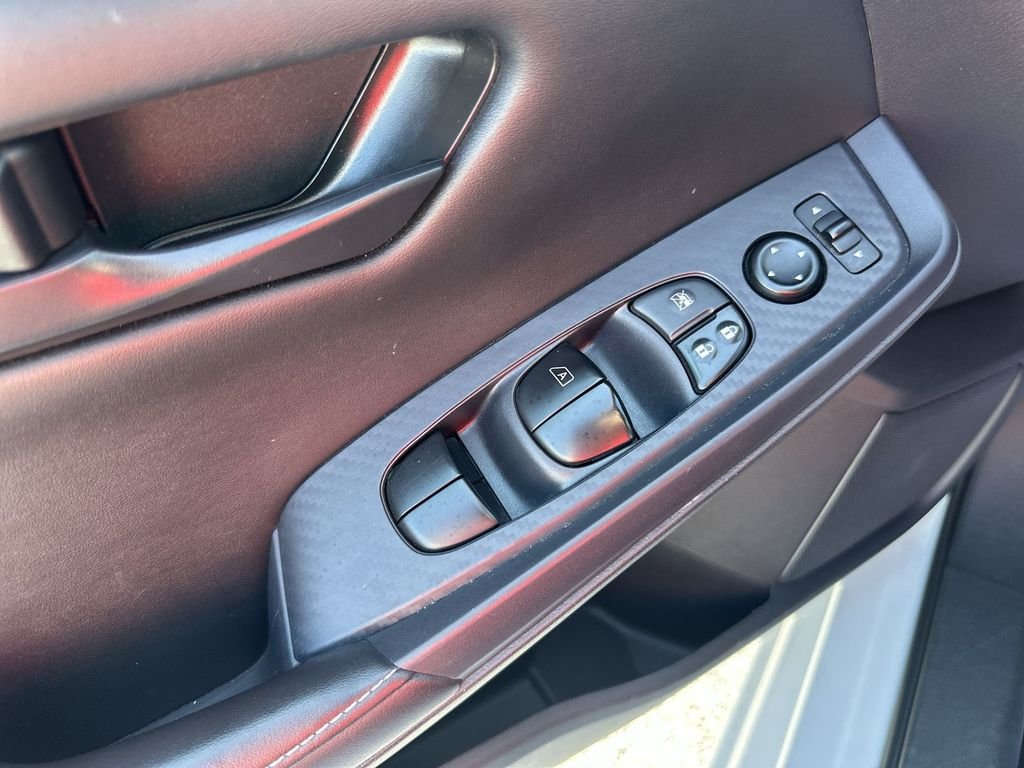 Used 2024 White Nissan S image 19