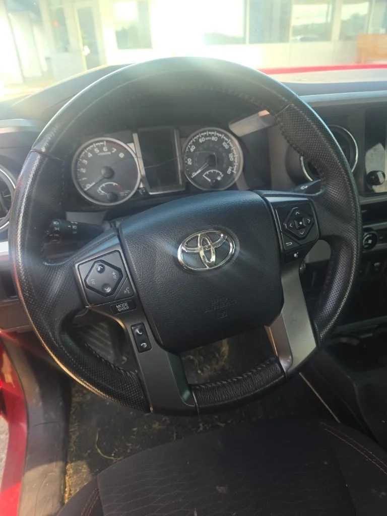 Used 2017 Red Toyota SR5 image 5