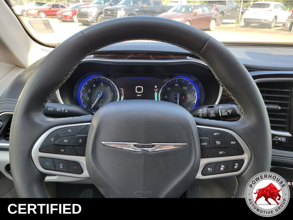 Used 2023 White Chrysler Limited image 35