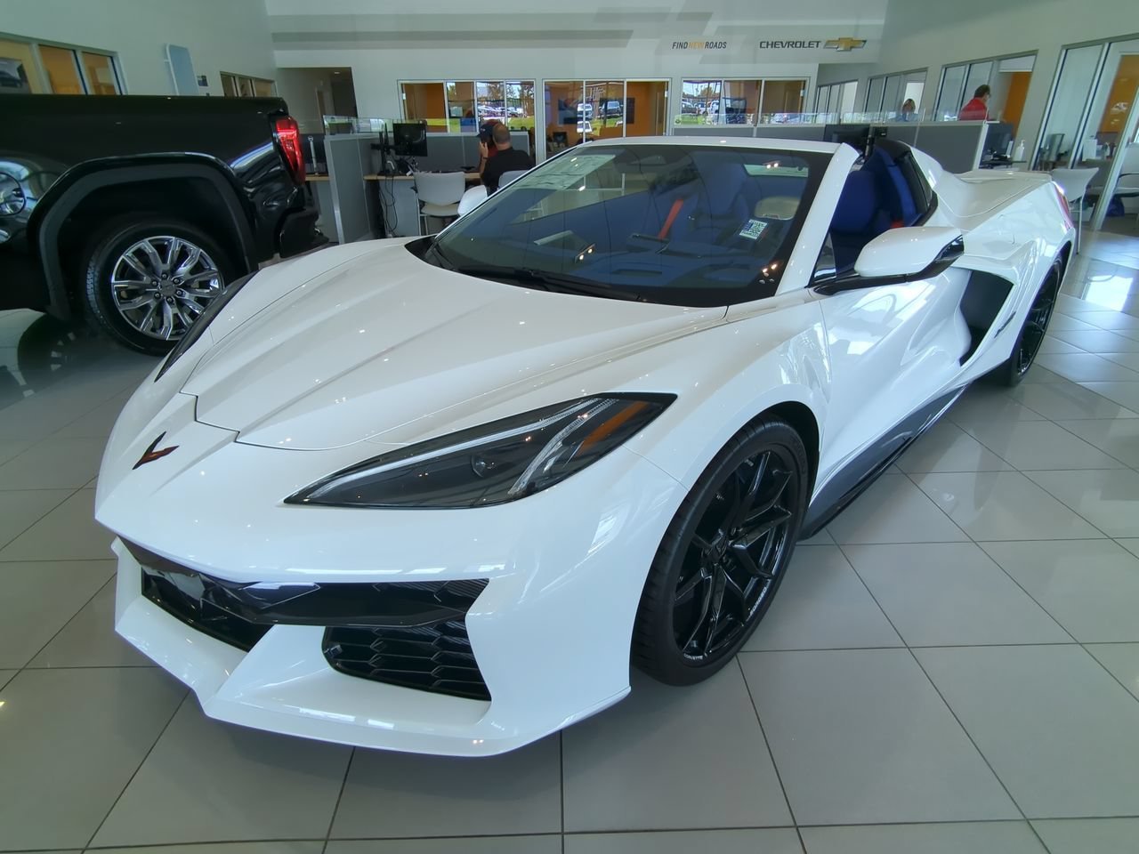 New 2027 Arctic White Chevrolet 3LT image 7