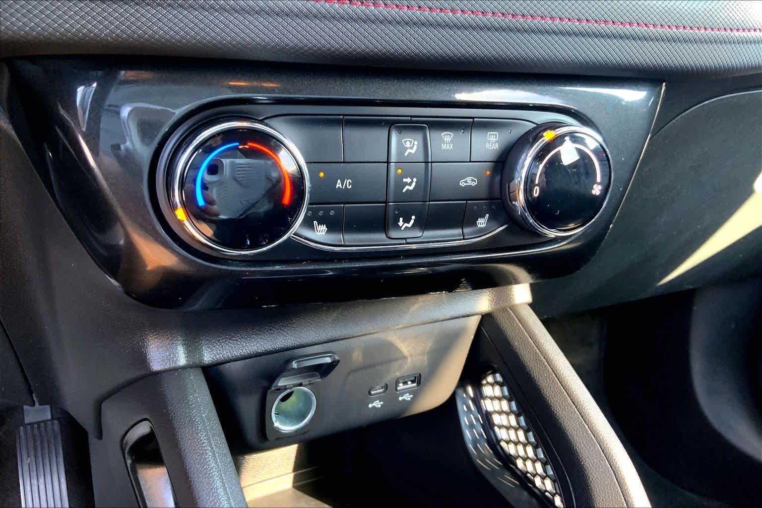 Used 2025 Iridescent Pearl Tricoat Chevrolet RS image 33