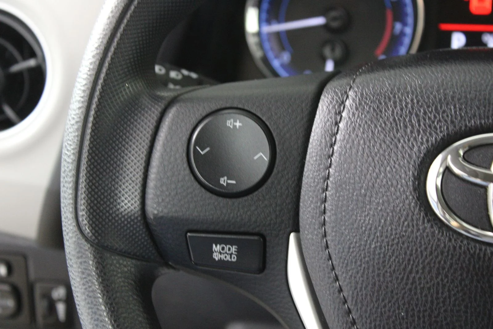 Used 2017 Gray Toyota LE image 11