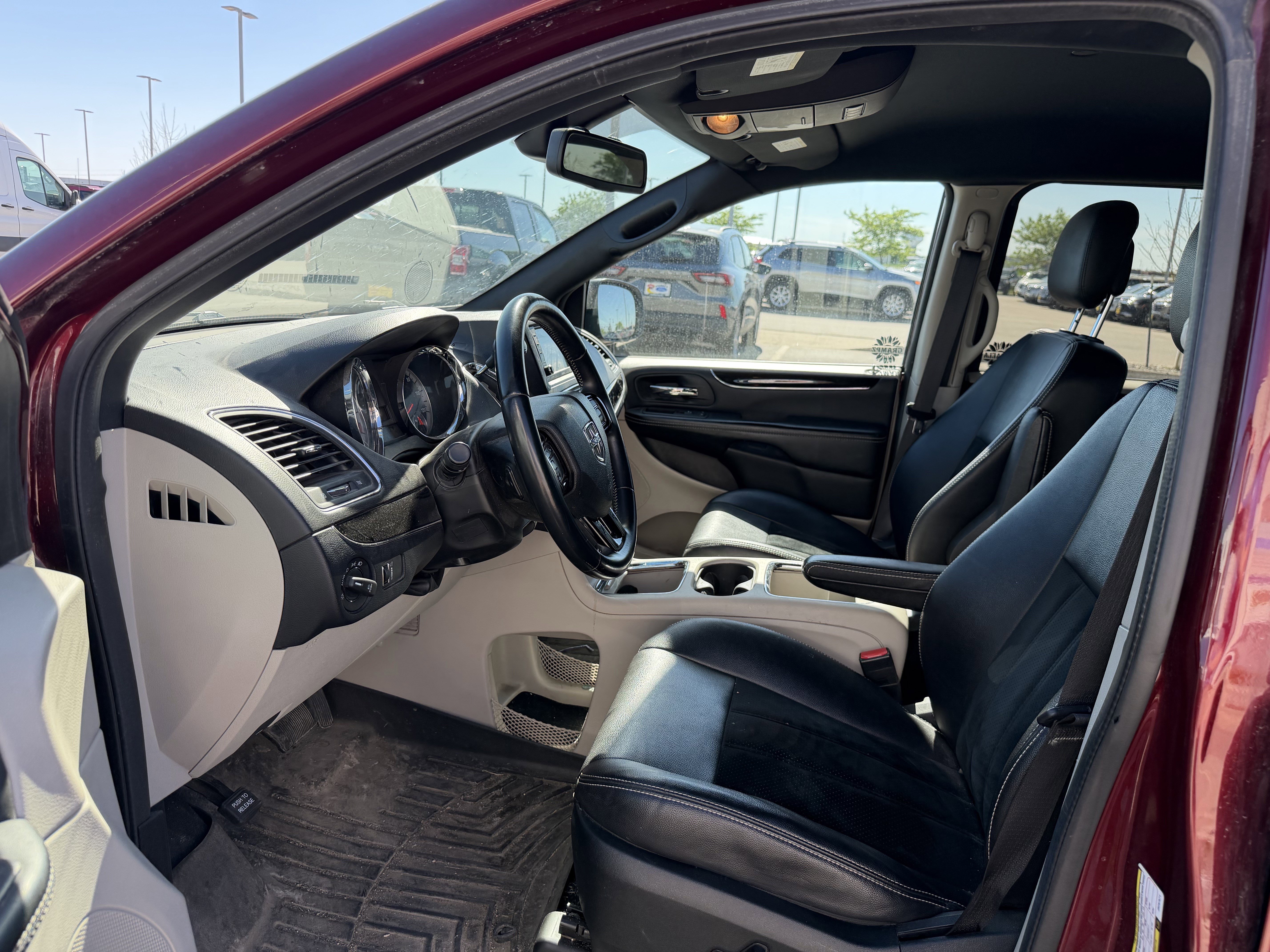 Used 2018 Octane Red Pearlcoat Dodge SXT image 7
