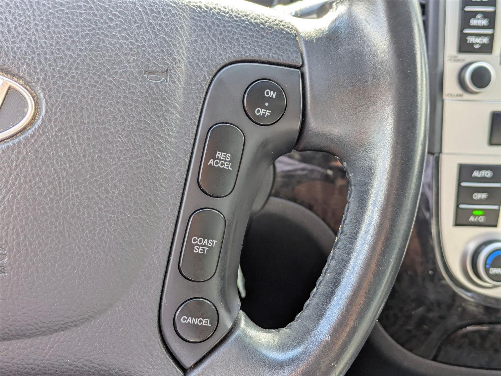 Used 2009 Ebony Black Hyundai Limited image 18