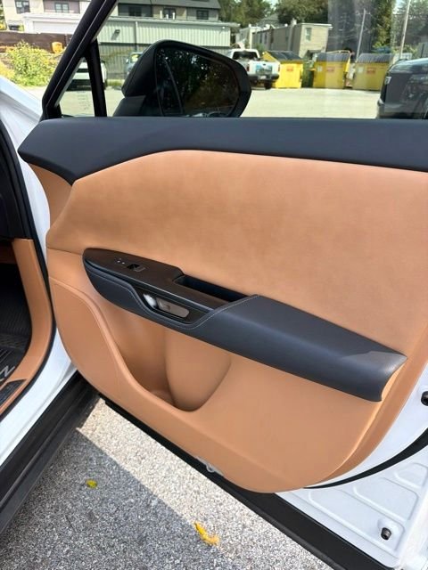 Used 2024 White Pearl Lexus 450e Premium image 14