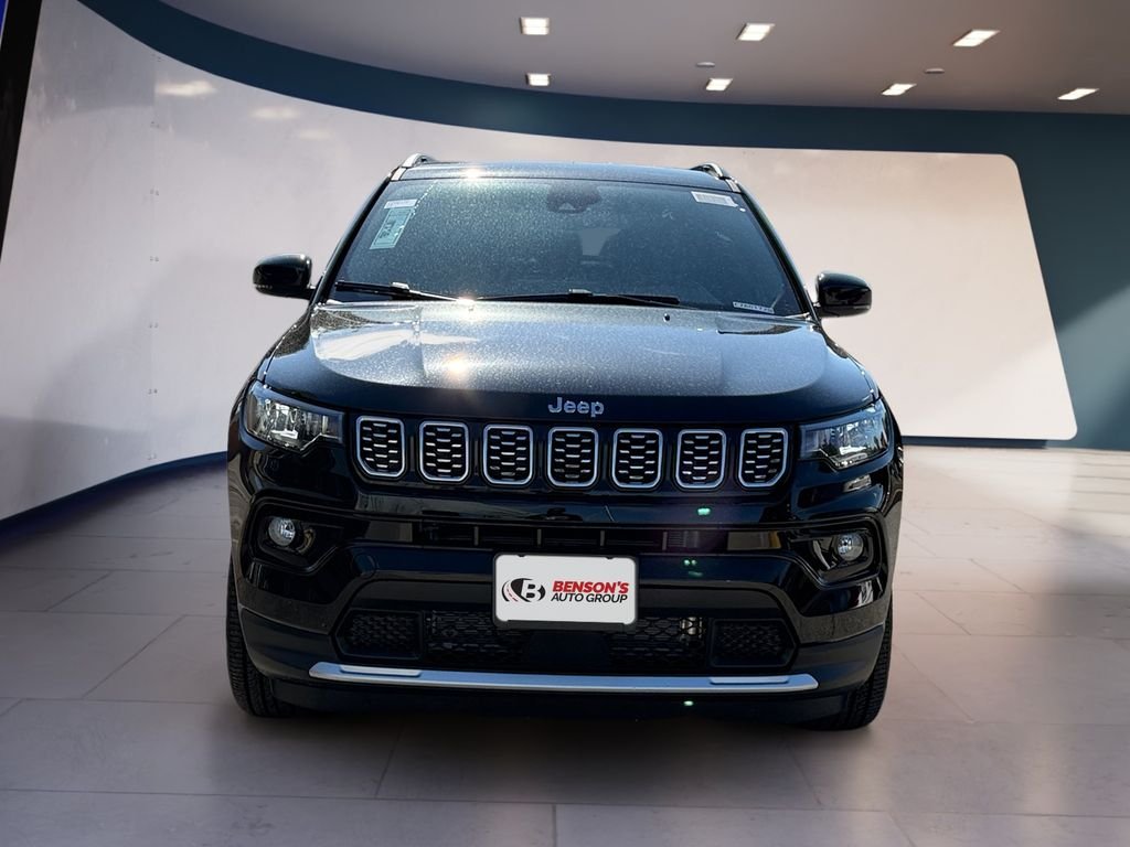 New 2026 Diamond Black Crystal Pearl-Coat Exterior Paint Jeep Limited image 8