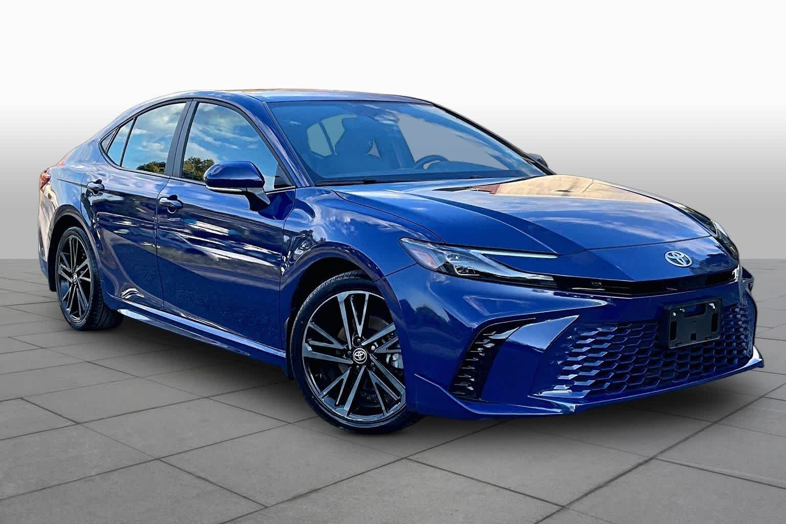 Used 2025 Reservoir Blue Toyota XSE image 3