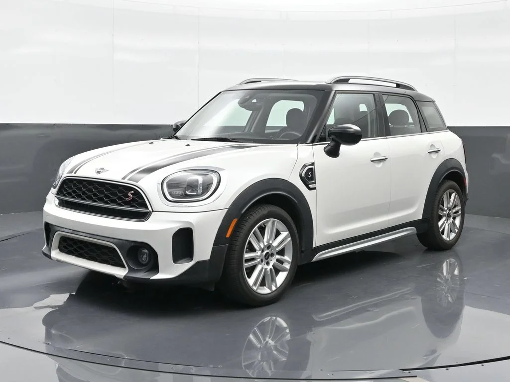 Used 2024 White MINI  image 1