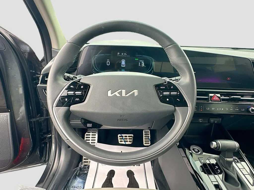 Certified Used 2025 Gray Kia EX Touring image 11