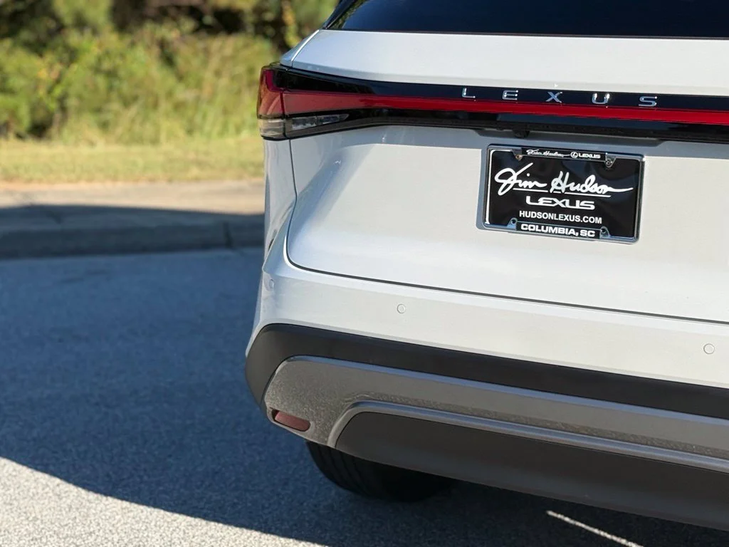 Used 2025 White Lexus 350 Premium image 12