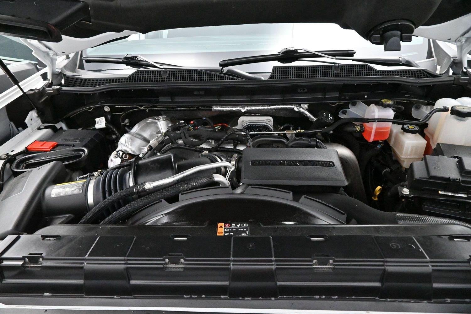 Used 2025 Summit White Chevrolet LT image 36