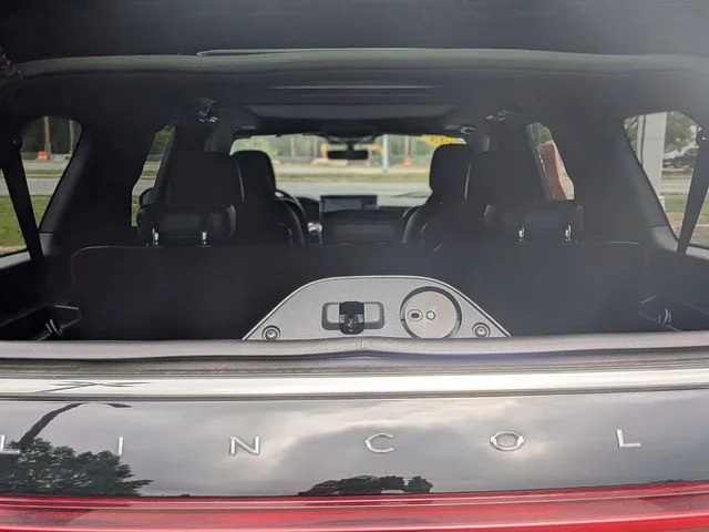Used 2023 Black Lincoln Reserve image 36
