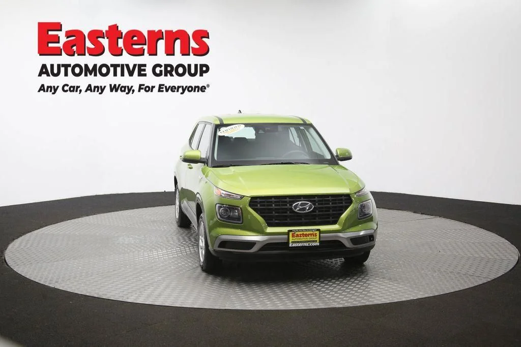Used 2022 Green Hyundai SE image 53