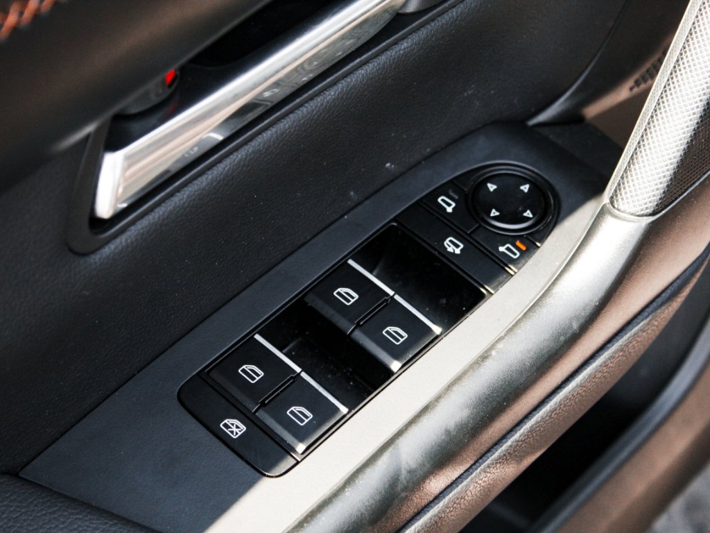 Used 2025 Machine Gray Metallic Mazda Premium Plus image 9