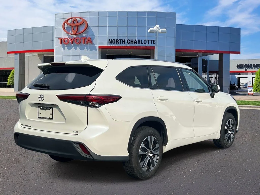 Used 2021 White Toyota XLE image 7