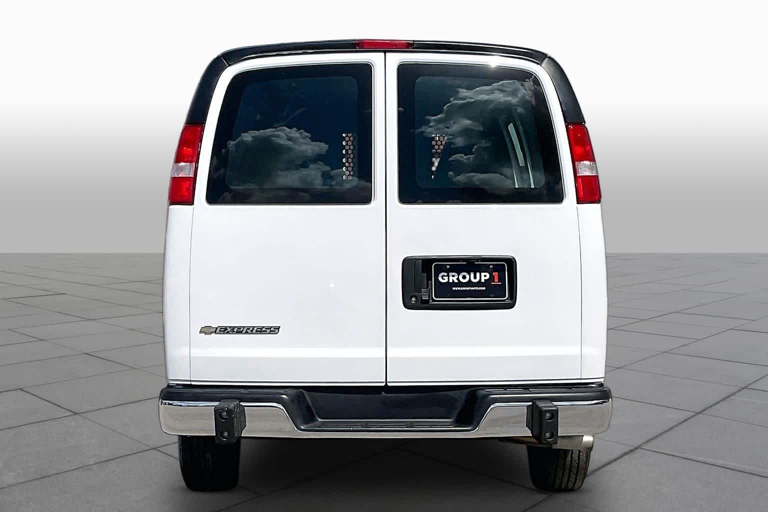 Used 2024 Summit White Chevrolet WT image 5