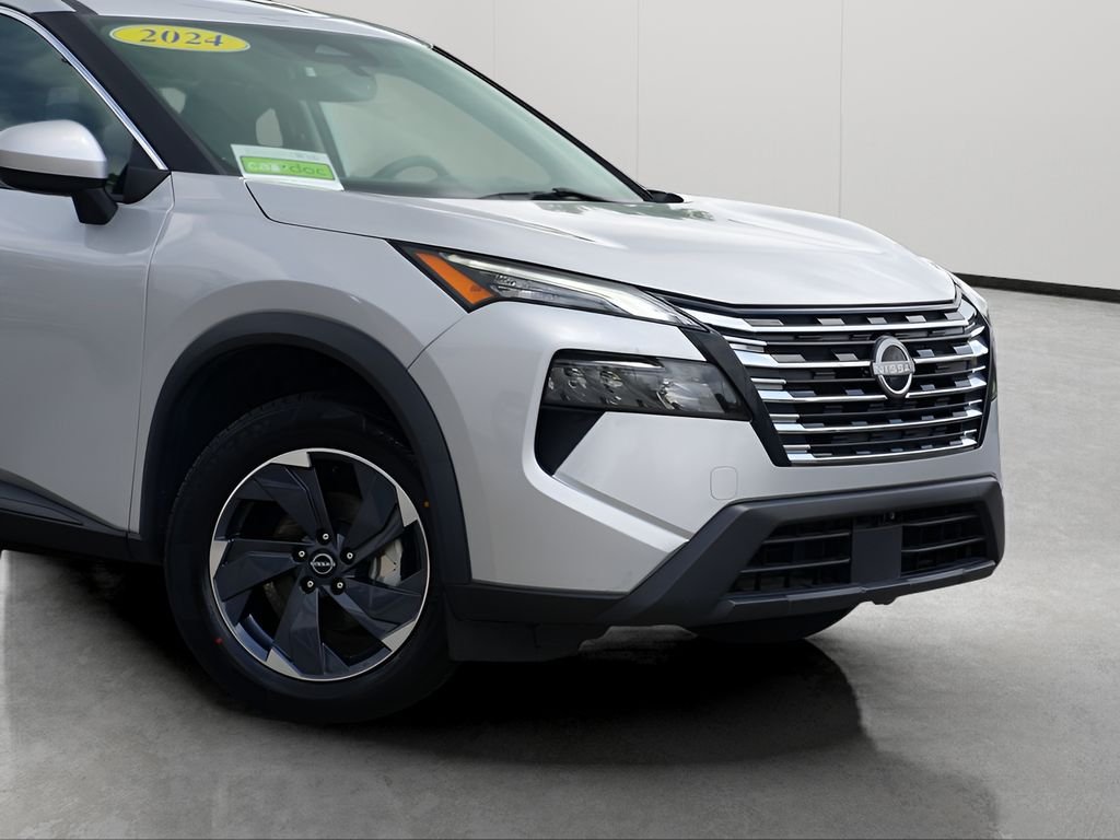 Used 2024 Brilliant Silver Metallic Nissan SV image 3