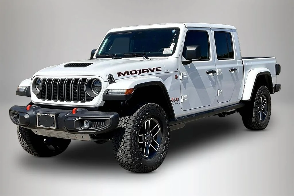 New 2026 Bright White Clear-Coat Exterior Paint Jeep Mojave image 2