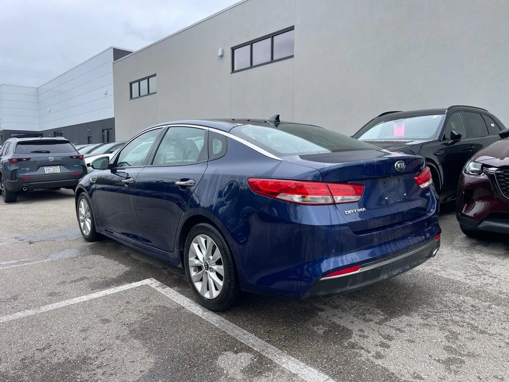 Used 2018 Kia Optima EX with VIN 5XXGU4L31JG183649 for sale in Racine, WI
