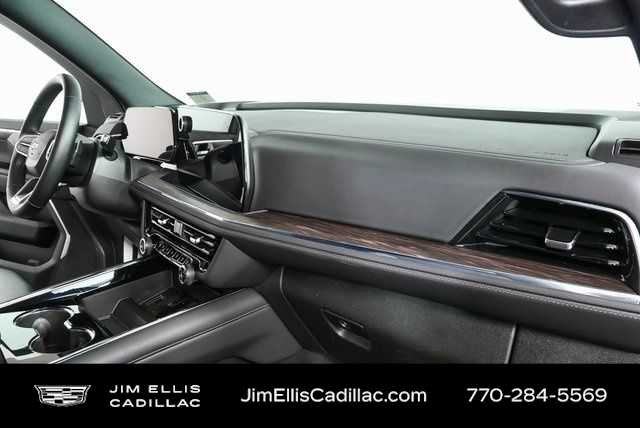 Used 2025 Summit White Chevrolet LT image 22