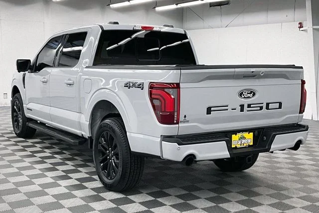 Used 2024 Avalanche Ford Lariat image 3