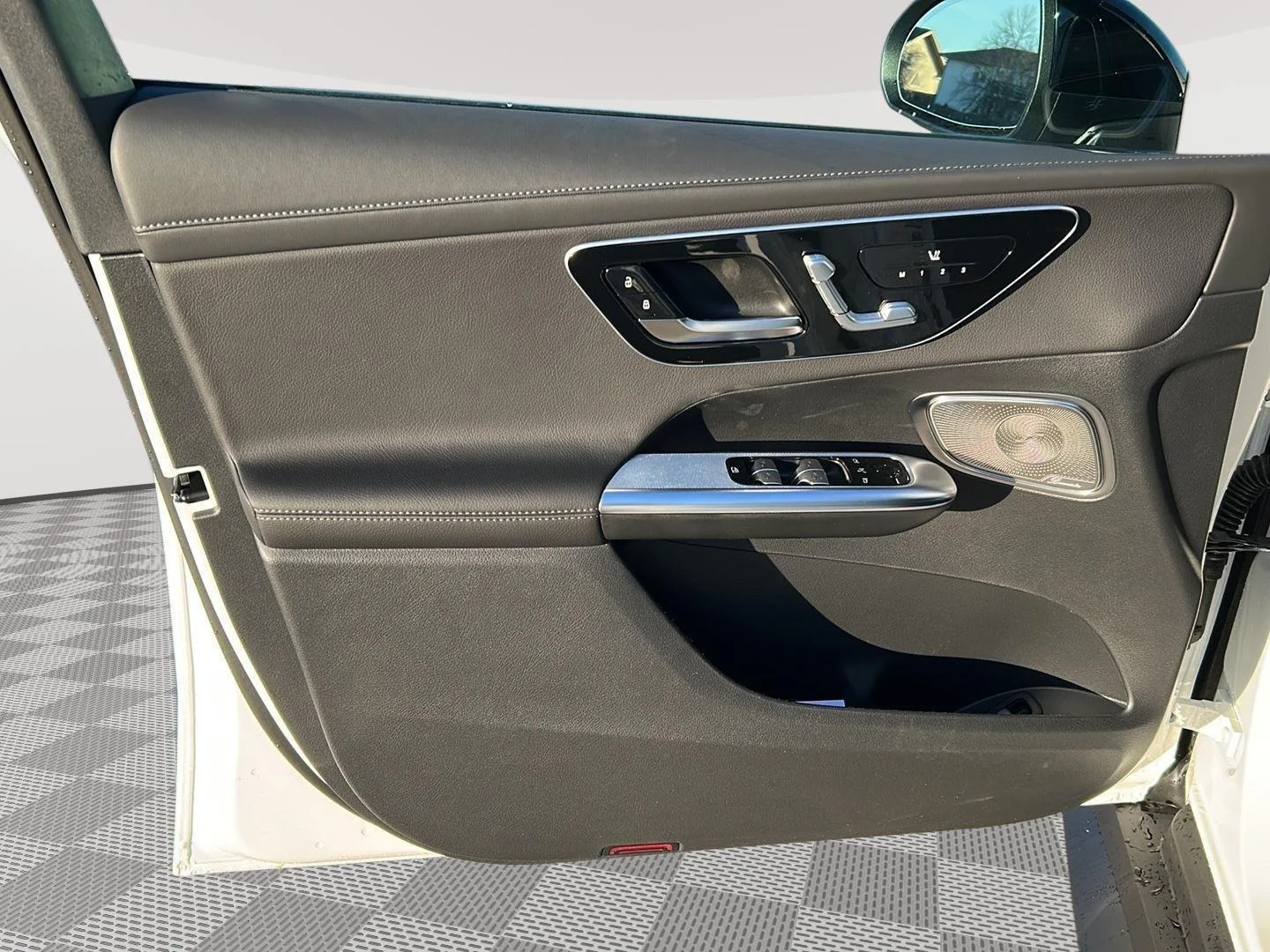 New 2026 Polar White Mercedes-Benz GLC 300 image 12
