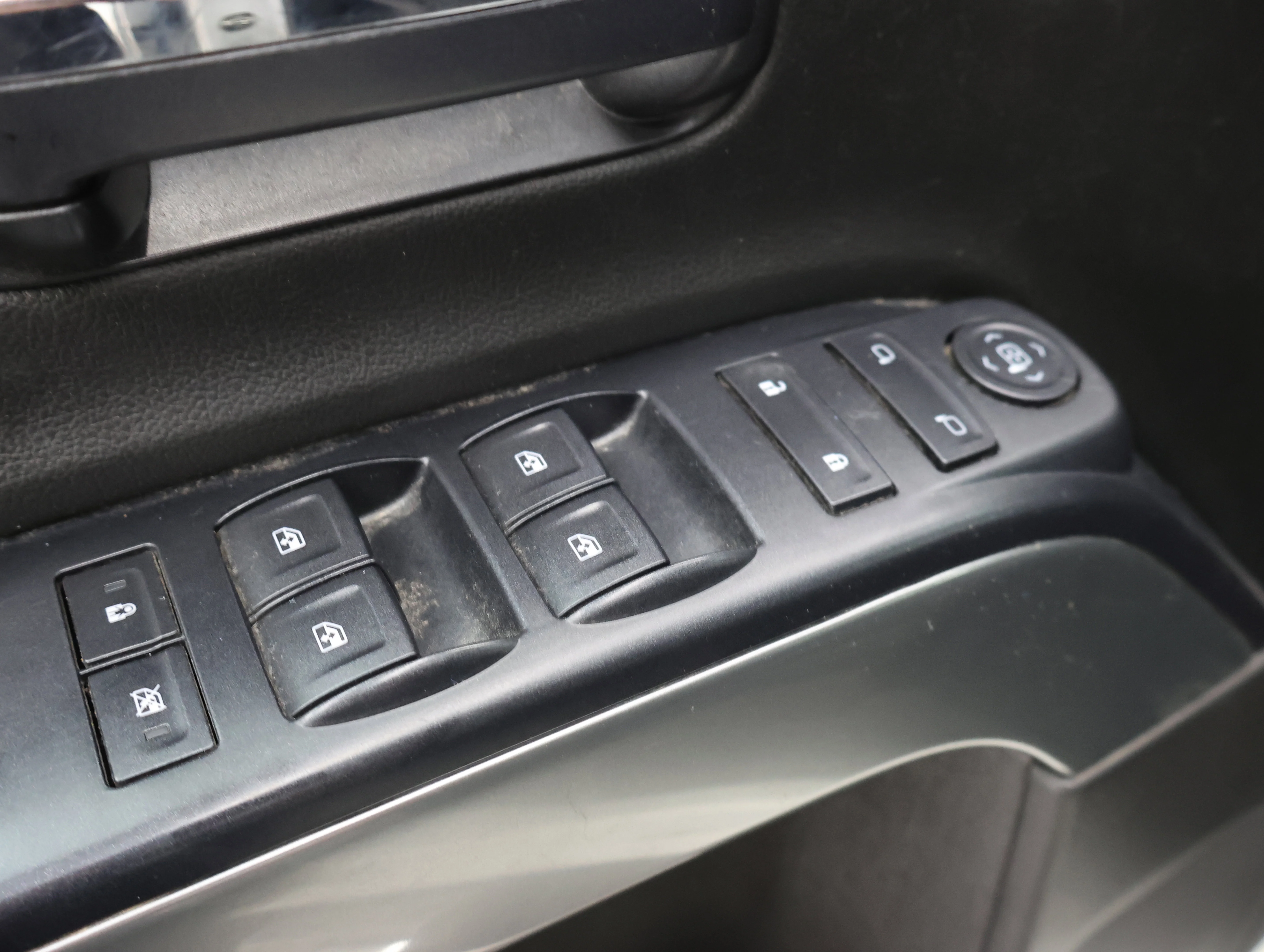 Used 2015 Summit White Chevrolet LT image 35
