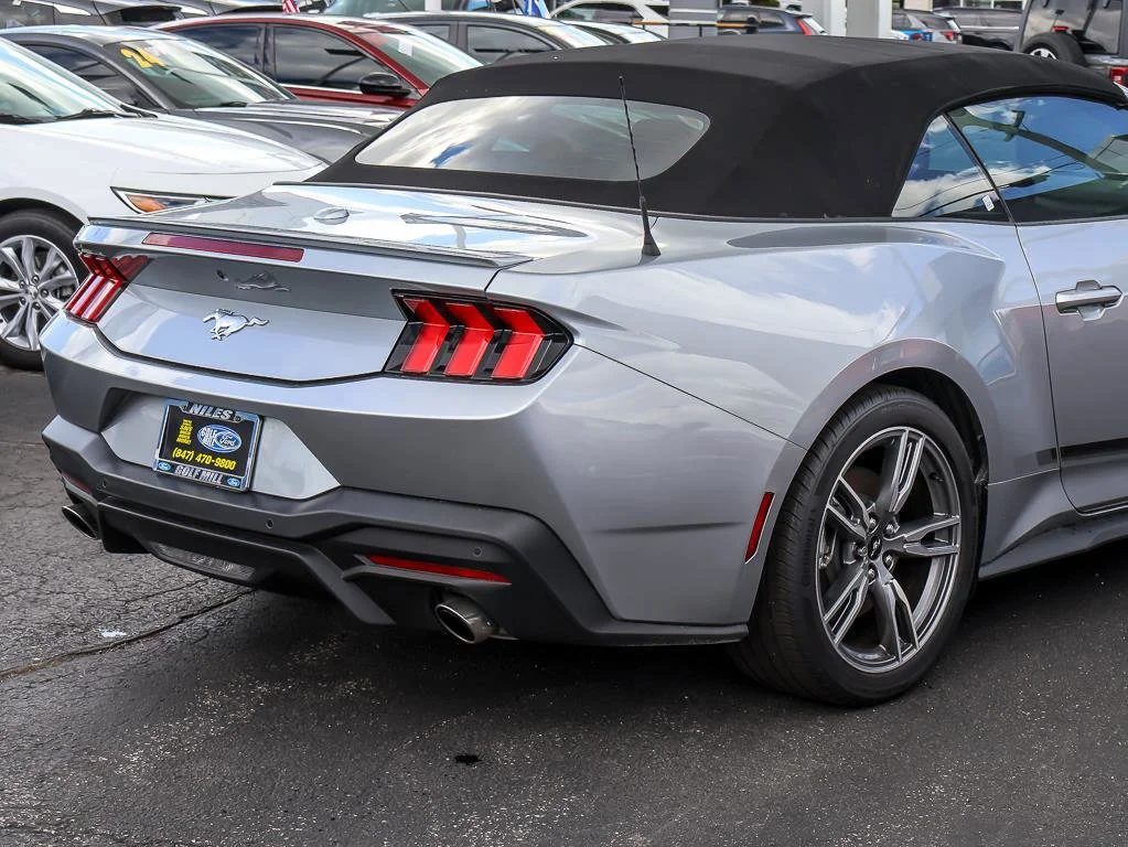 Used 2025 Iconic Silver Metallic Ford EcoBoost Premium image 10