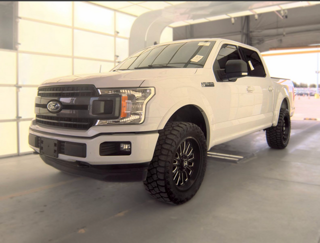 Used 2020 White Ford XLT image 2
