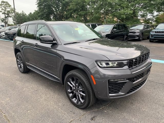 New 2026 Baltic Gray Metallic Clearcoat Jeep Limited Reserve image 8