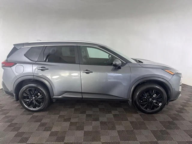 Used 2023 Gray Nissan SV image 6