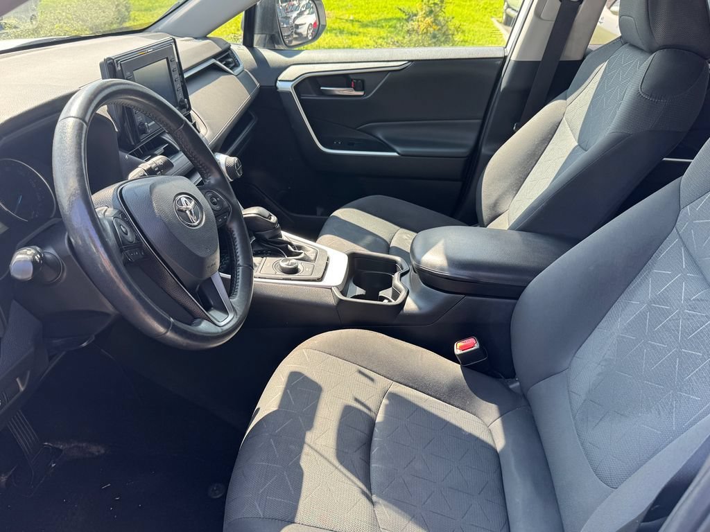 2021 Toyota RAV4 XLE - Photo 25