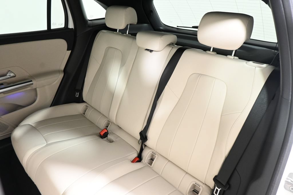 New 2026 Polar White Mercedes-Benz GLA 250 image 41
