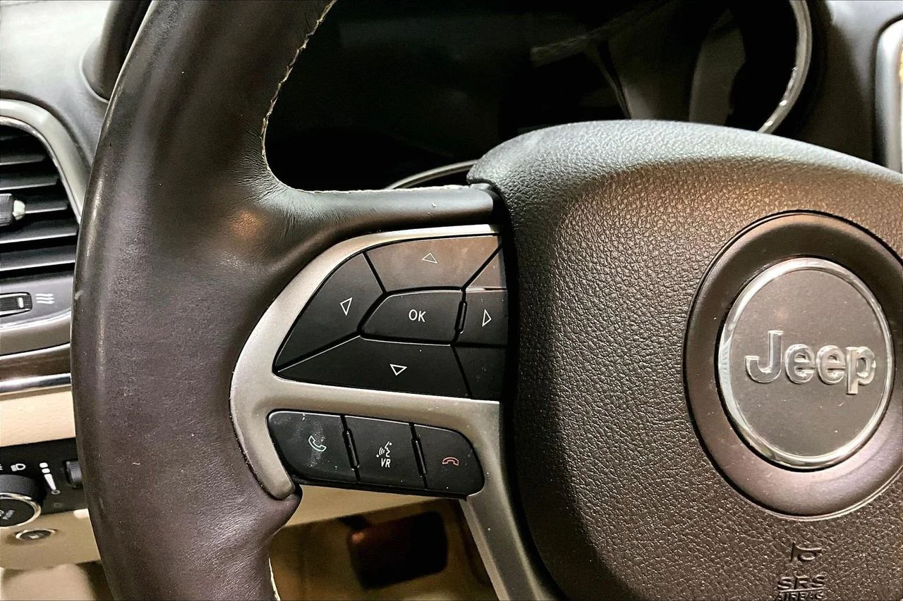 Used 2018 White Jeep Overland image 29