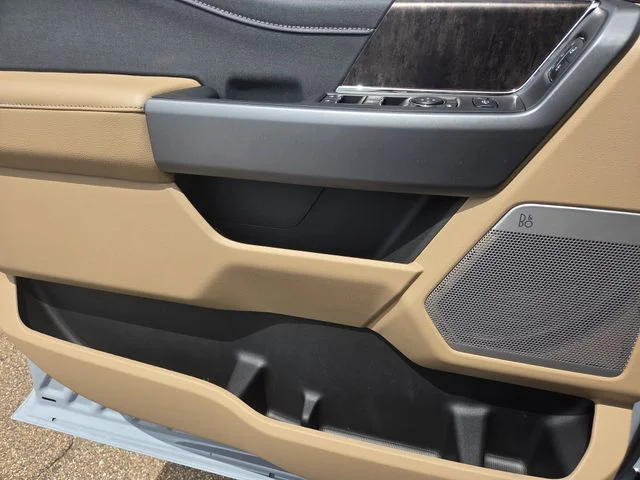 New 2026 Glacier Gray Metallic Tri-Coat Ford F-250® Lariat® image 13