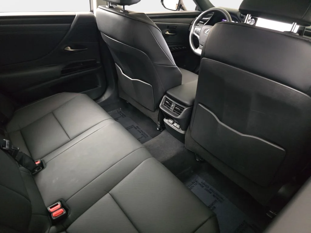 Used 2025 Silver Lexus 300h image 11