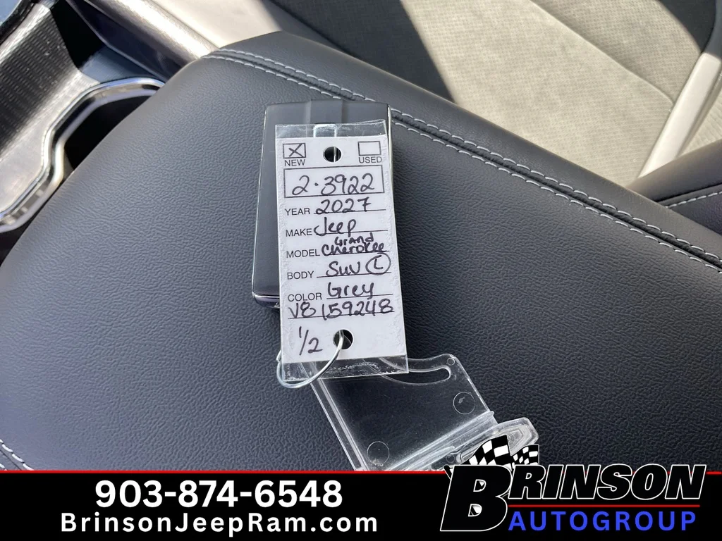 New 2027 Sting-Gray Clear-Coat Paint Jeep Laredo Altitude image 21