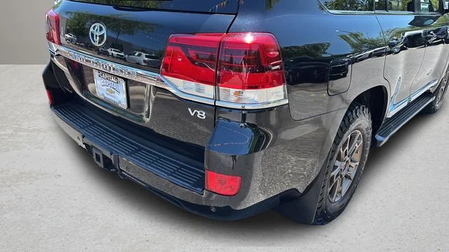 Used 2017 Black Toyota Base image 41
