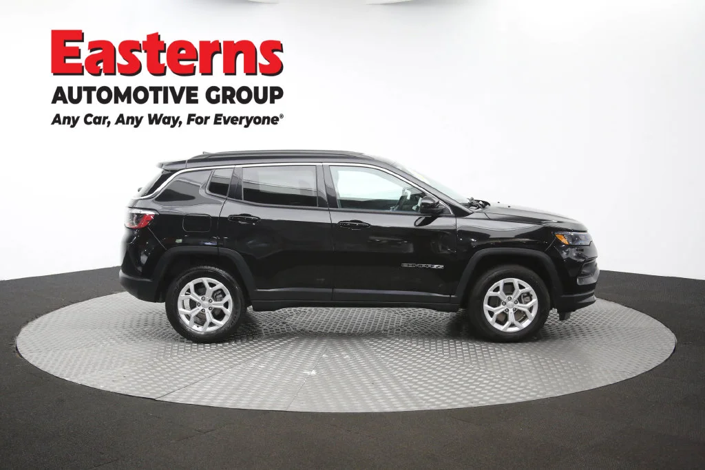 Used 2024 Black Jeep Latitude image 44