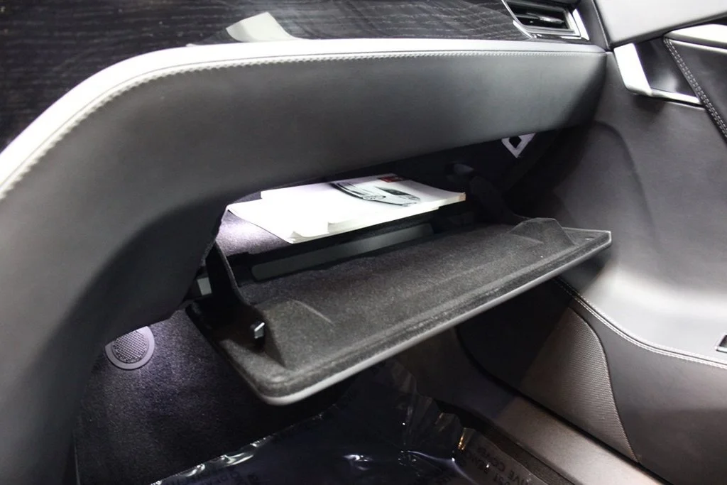 Used 2018 Obsidian Black Metallic Tesla  image 50