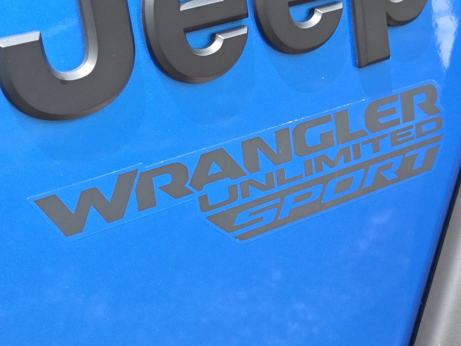 Used 2021 Blue Pearl Jeep Unlimited Sport S image 15