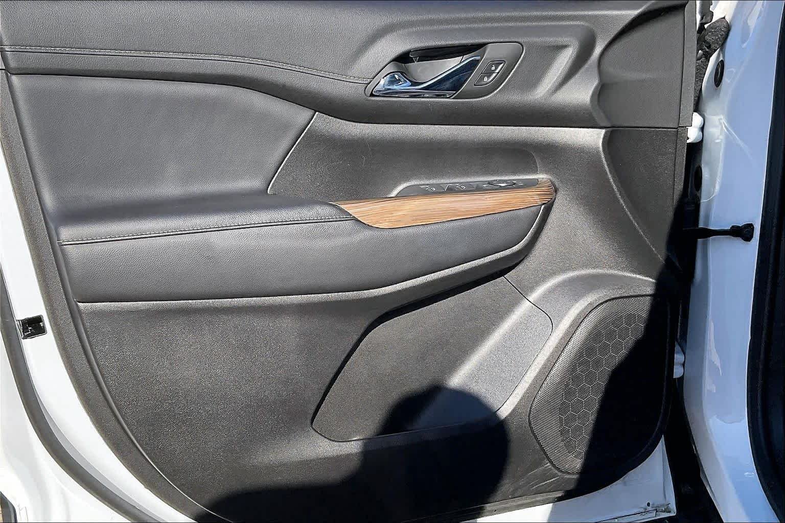 2023 GMC Acadia SLE - Photo 21