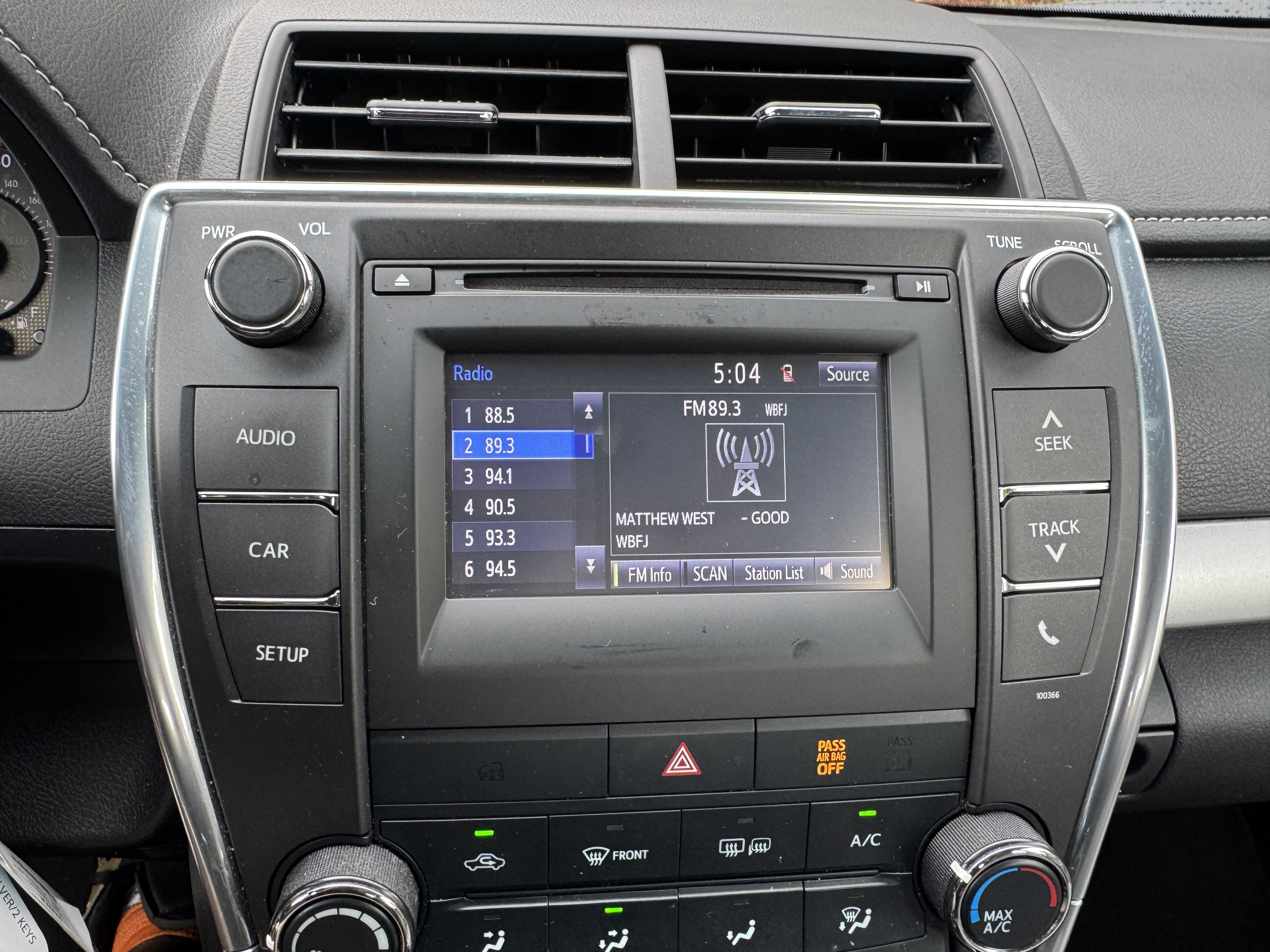 Used 2015 Celestial Silver Metallic Toyota SE image 15